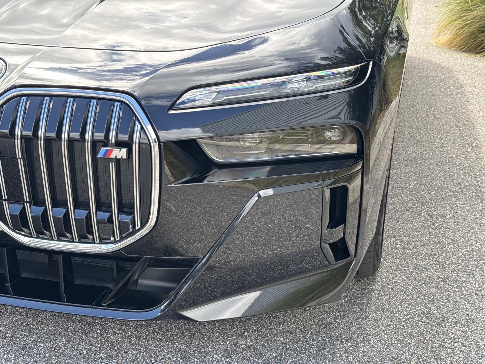 Used 2024 BMW i7 M70 w/ Executive Package AWD/4WD image 9