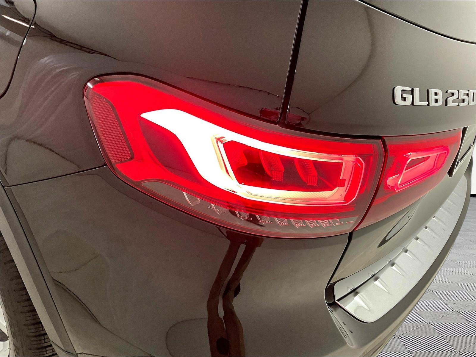 Certified 2023 Mercedes-Benz GLB 250 4MATIC image 23