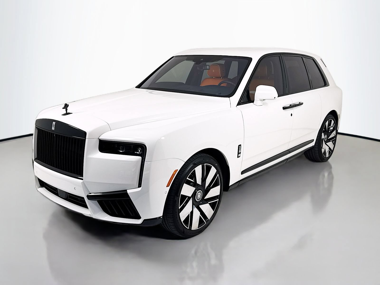 Certified 2025 Rolls-Royce Cullinan AWD/4WD image 3