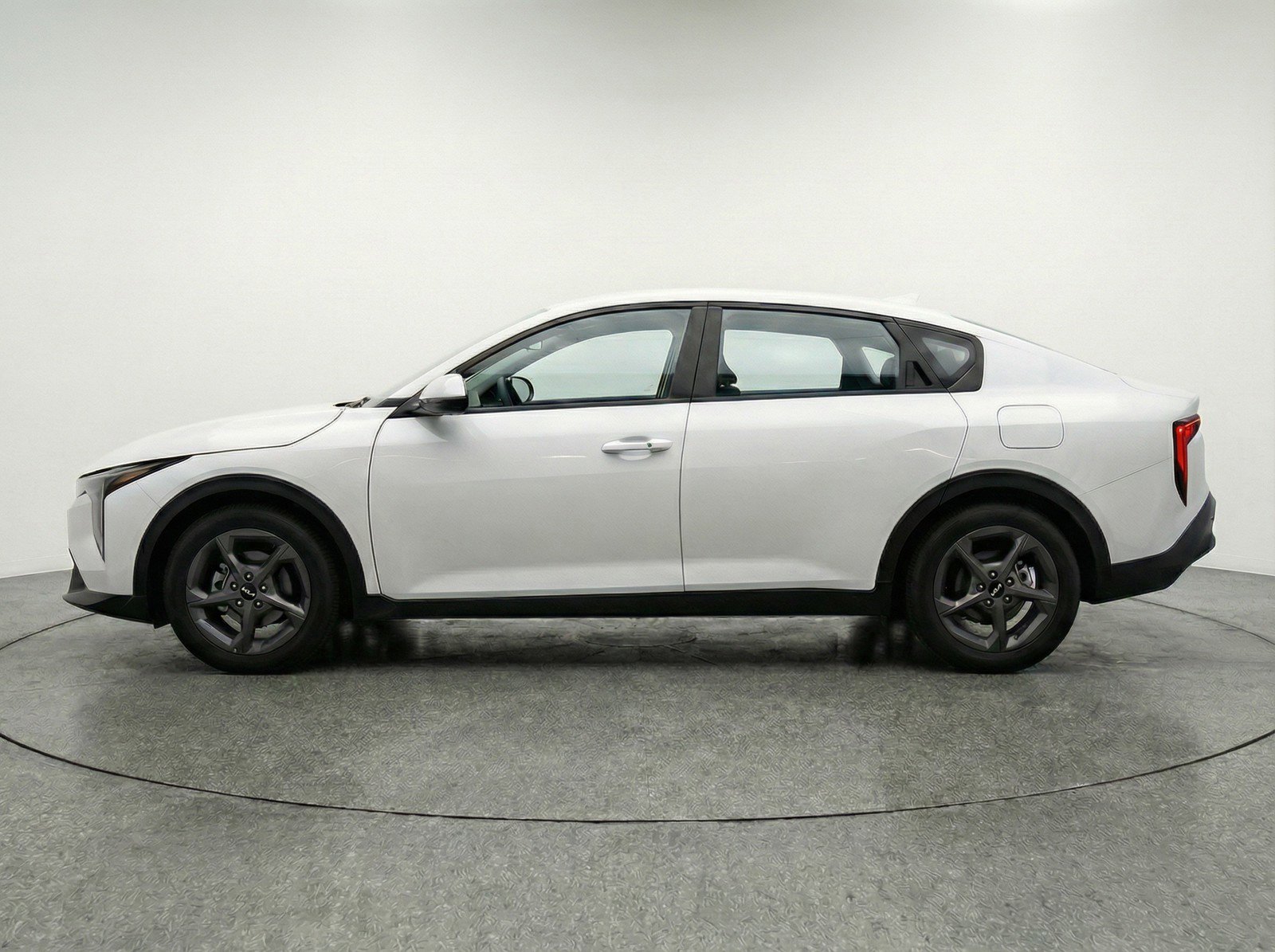 Used 2025 Kia K4 image 5