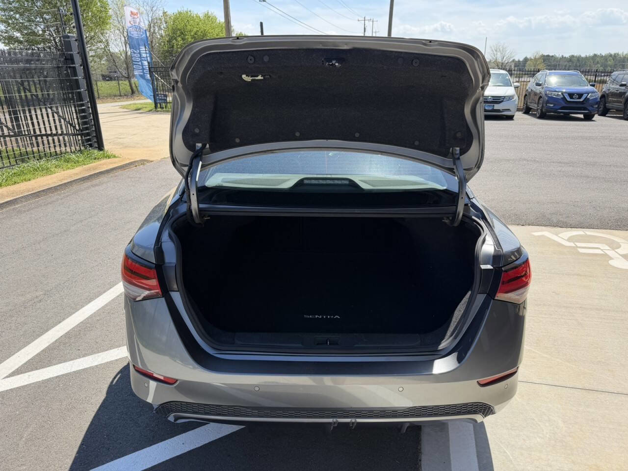 Used 2021 Nissan Sentra SV FWD image 10