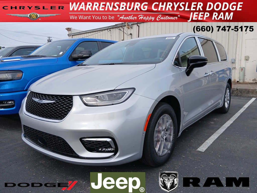 New 2026 Chrysler Pacifica Select image 6