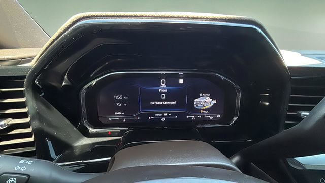 Used 2025 Chevrolet Silverado 2500 LTZ w/ LTZ Premium Package AWD/4WD image 15