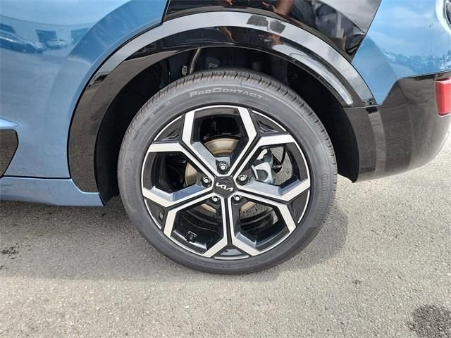 New 2025 Kia Niro SX Touring image 28