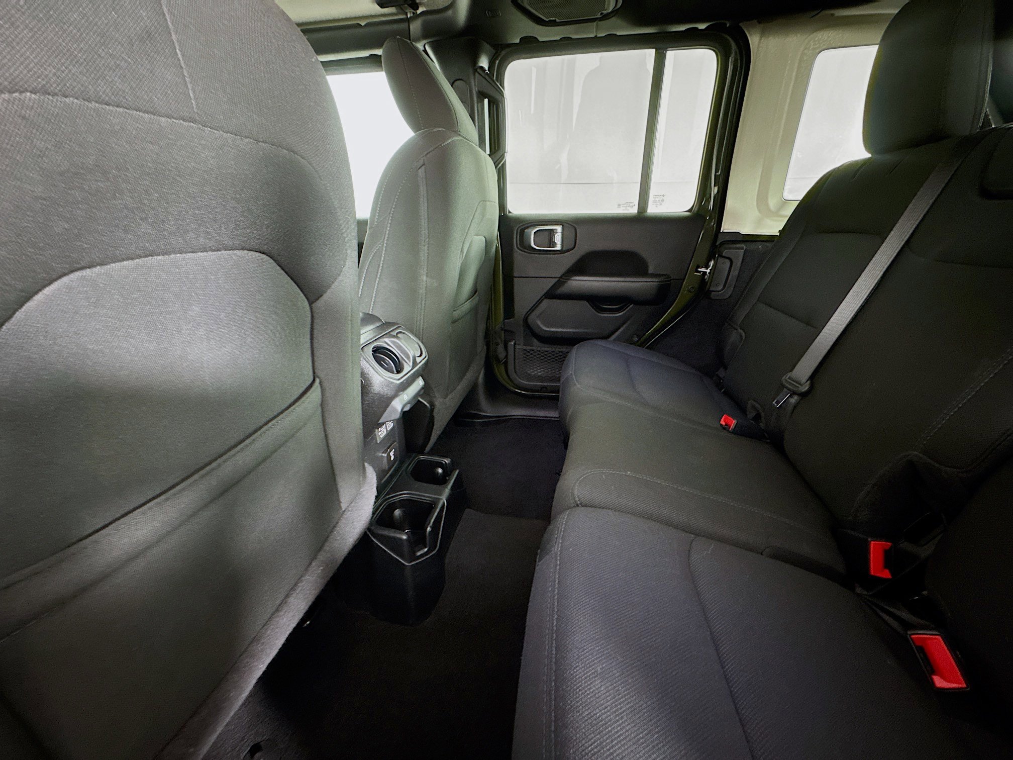 Used 2021 Jeep Wrangler Unlimited Sahara image 24