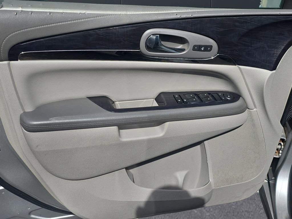 Used 2017 Buick Enclave Leather FWD image 12