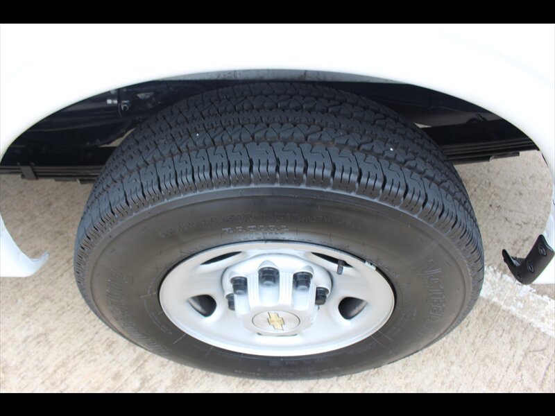Used 2025 Chevrolet Express 3500 LS RWD image 35