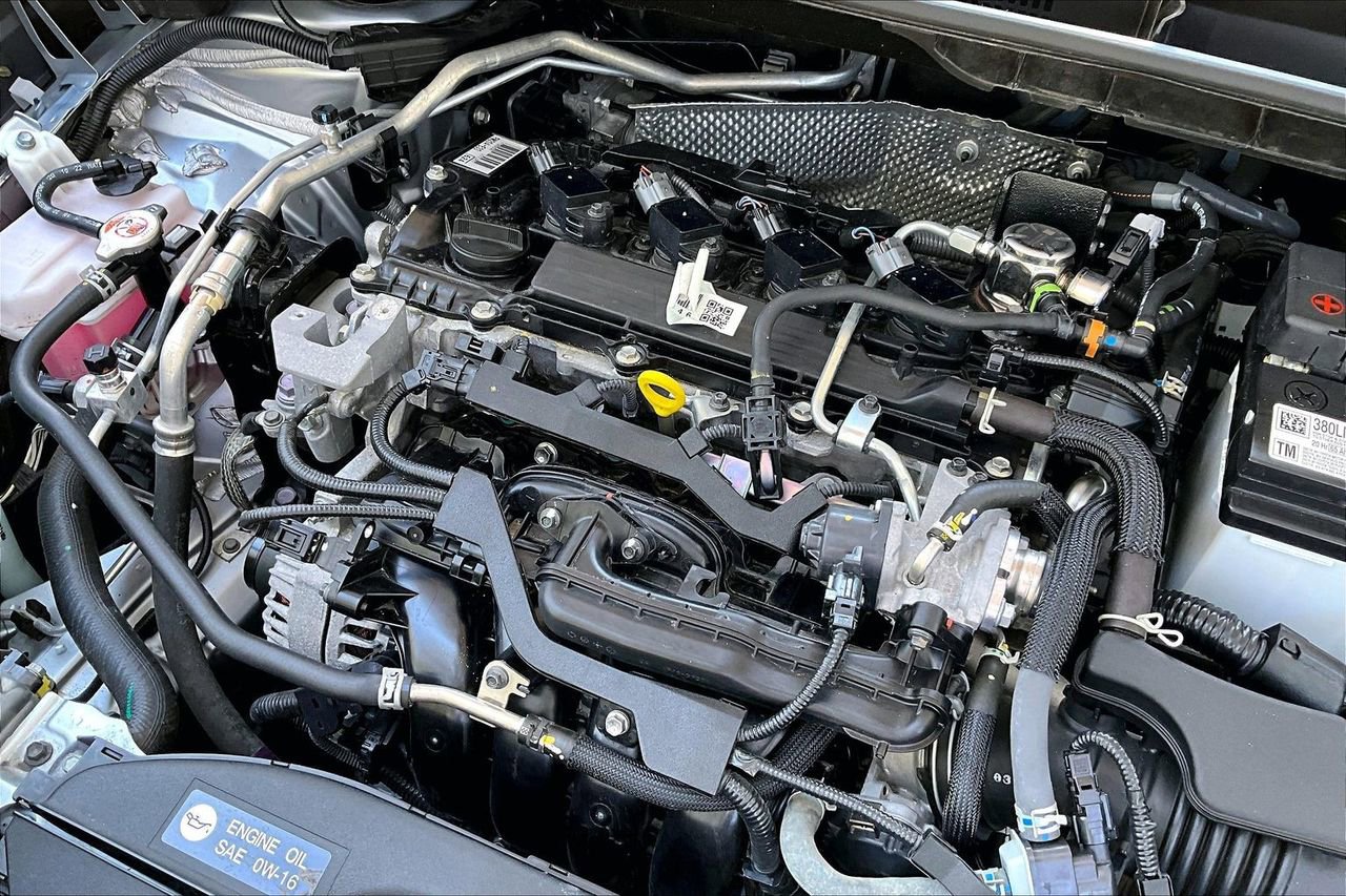 Used 2023 Toyota Corolla Cross L image 31