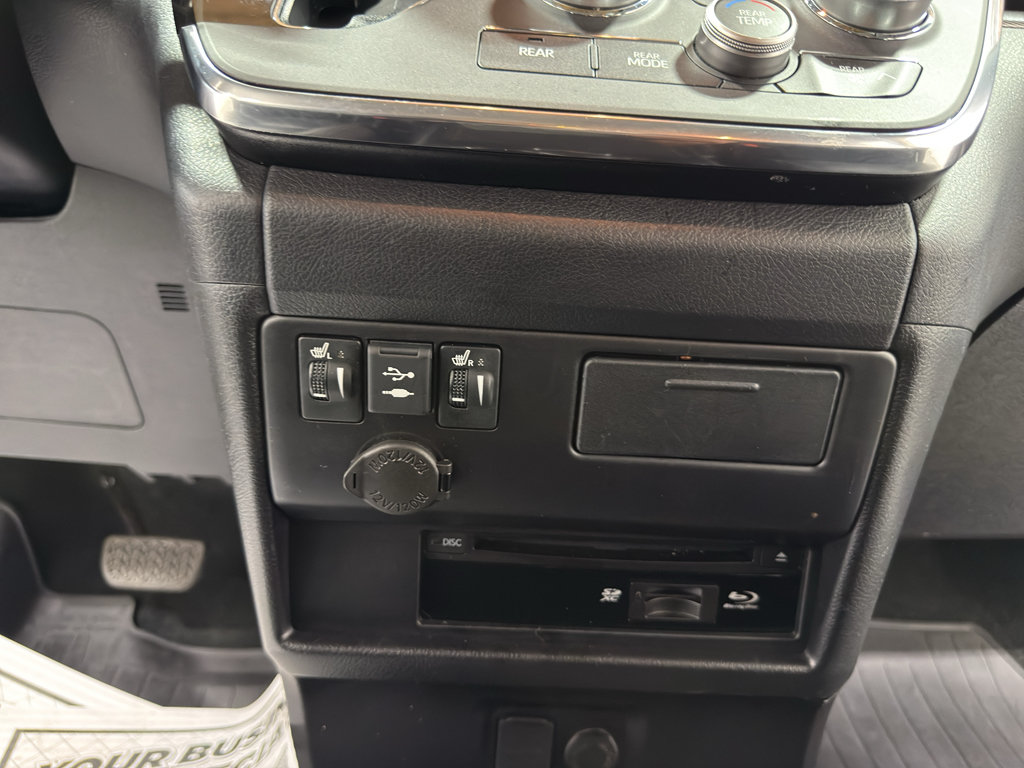 Used 2018 Toyota Sienna SE Premium FWD image 33