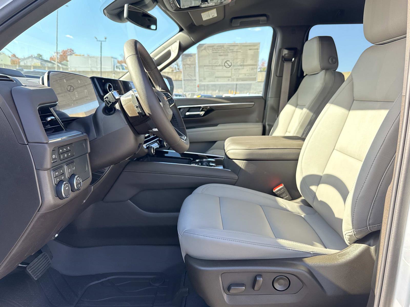 New 2026 Chevrolet Suburban LT w/ Comfort Package image 16