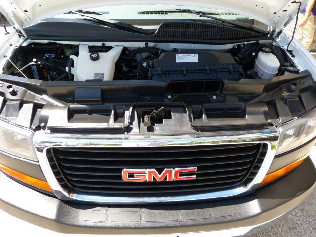 Used 2022 GMC Savana 2500 w/ Driver Convenience Package image 9