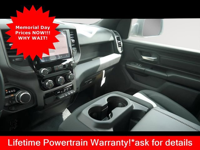 New 2025 RAM 1500 Tradesman w/ Night Edition AWD/4WD image 18