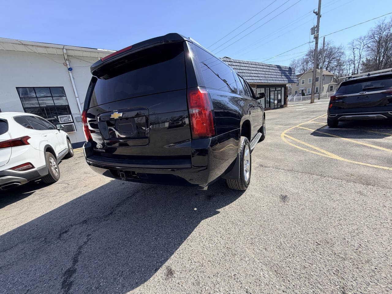 Used 2016 Chevrolet Suburban LT image 11