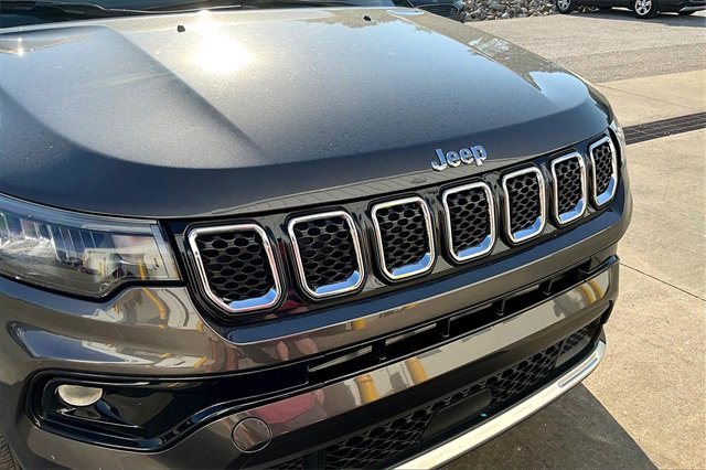 Certified 2023 Jeep Compass Limited image 29