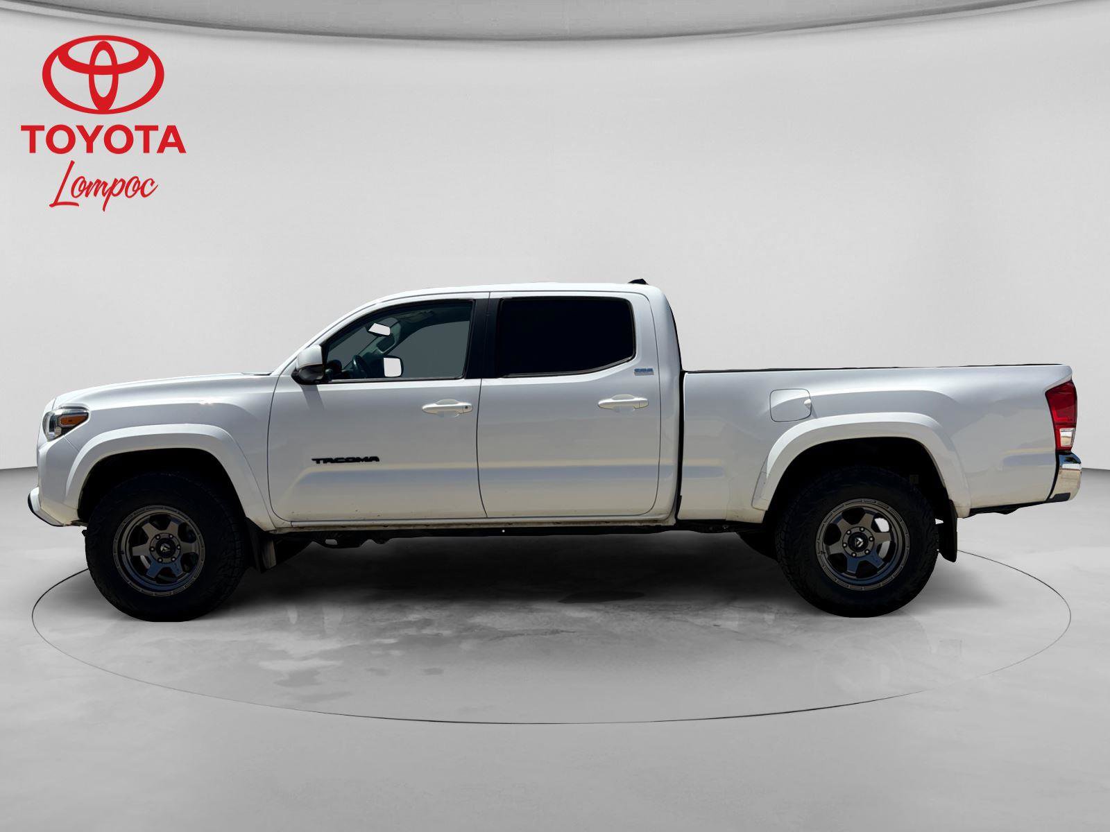 Used 2017 Toyota Tacoma SR5 w/ Tow Package AWD/4WD image 32