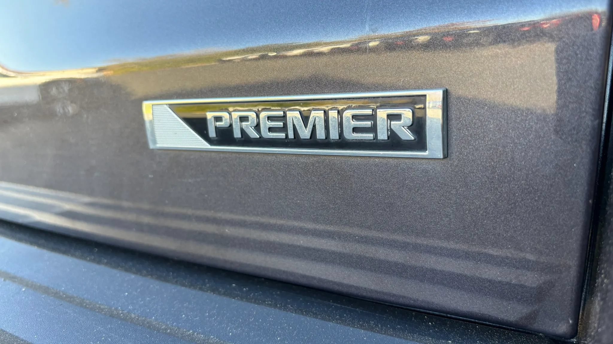 Used 2018 Chevrolet Tahoe Premier AWD/4WD image 38