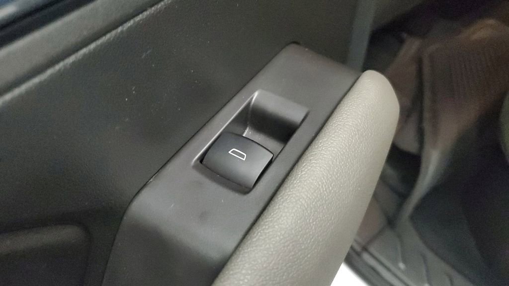 Used 2024 Chevrolet Colorado ZR2 w/ Safety Package AWD/4WD image 18