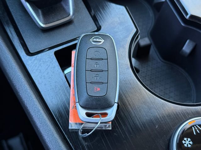 Used 2023 Nissan Rogue SV image 9