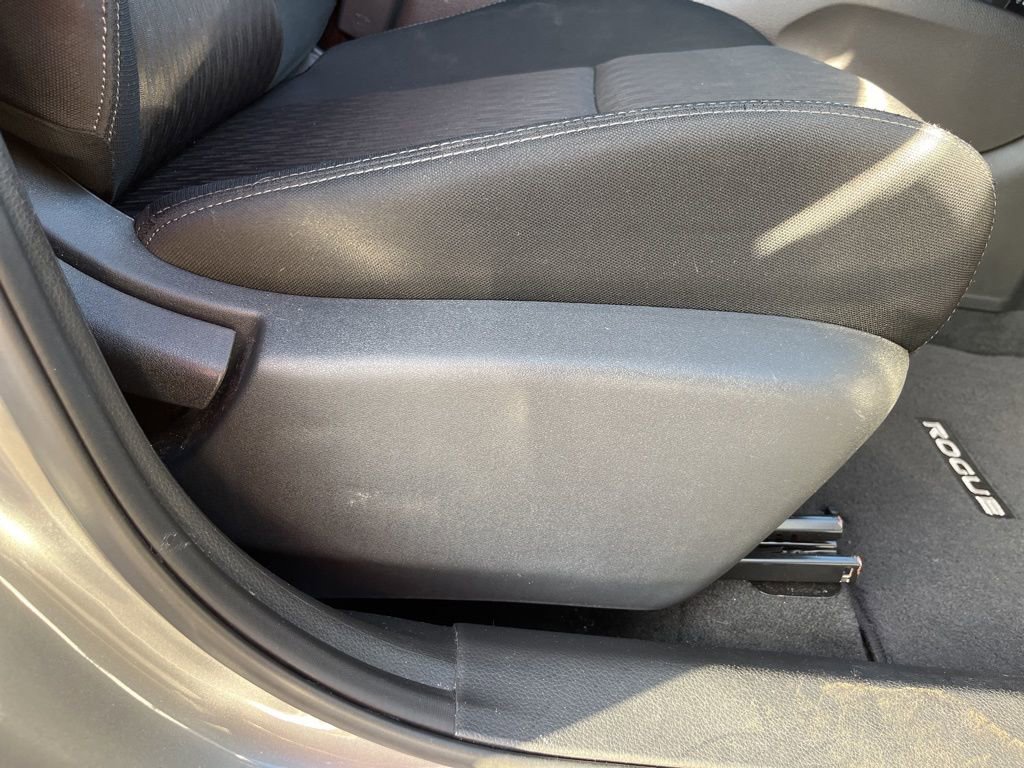 Used 2018 Nissan Rogue S image 57