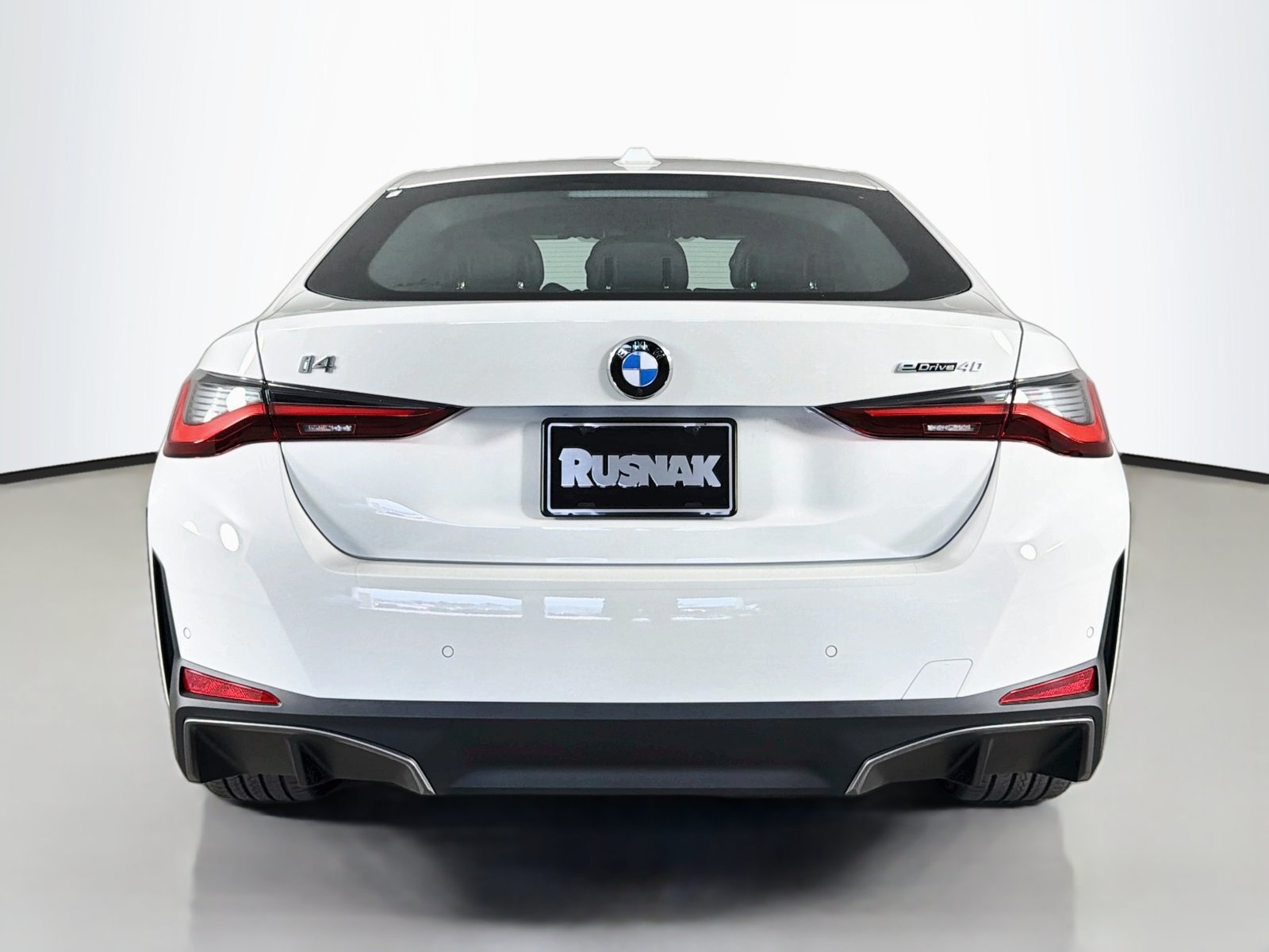 New 2026 BMW i4 eDrive40 w/ Parking Assistance Package RWD image 6