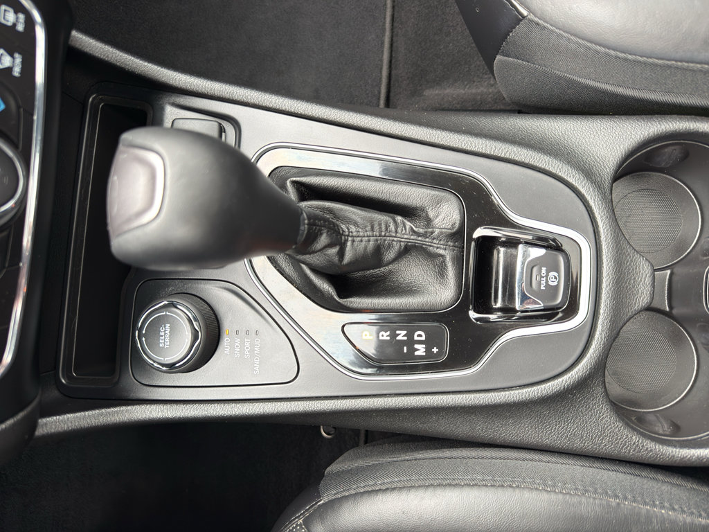 Used 2019 Jeep Cherokee Limited w/ Luxury Group AWD/4WD image 22