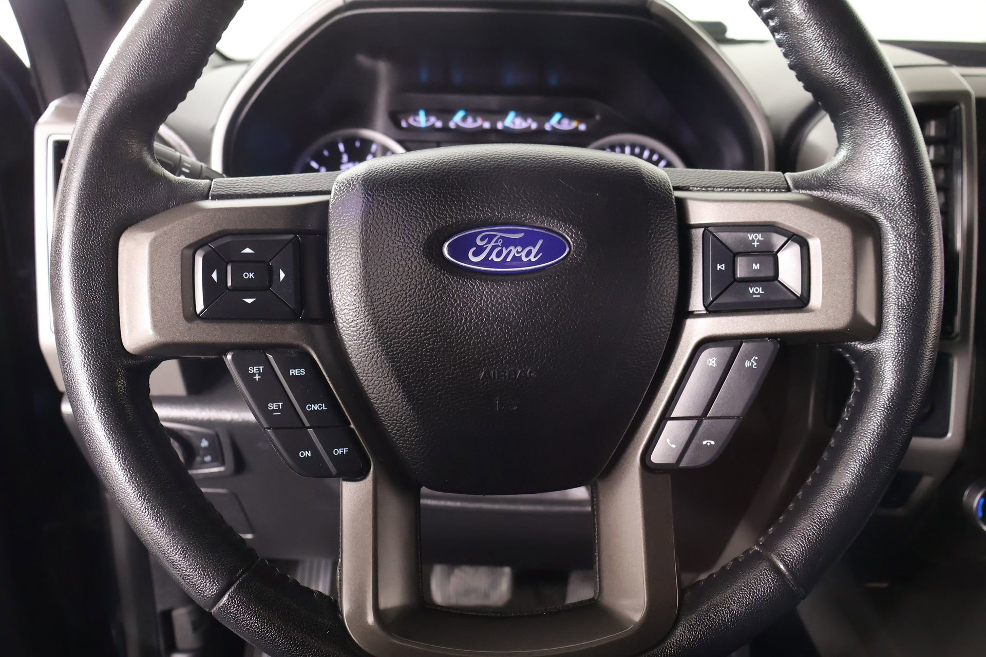 Used 2020 Ford Expedition XLT w/ Equipment Group 201A RWD image 3