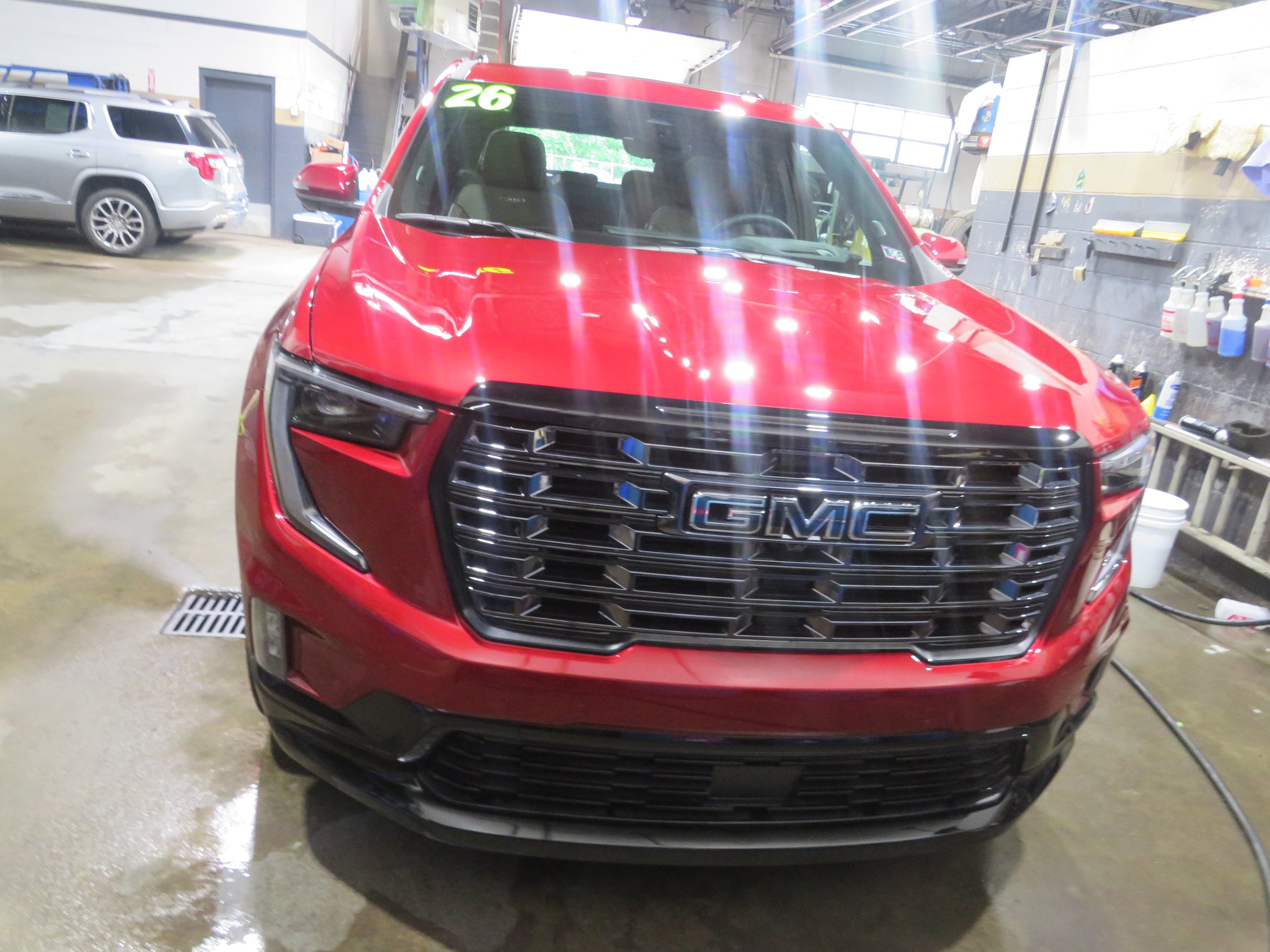 Used 2026 GMC Acadia Denali Ultimate AWD/4WD image 2