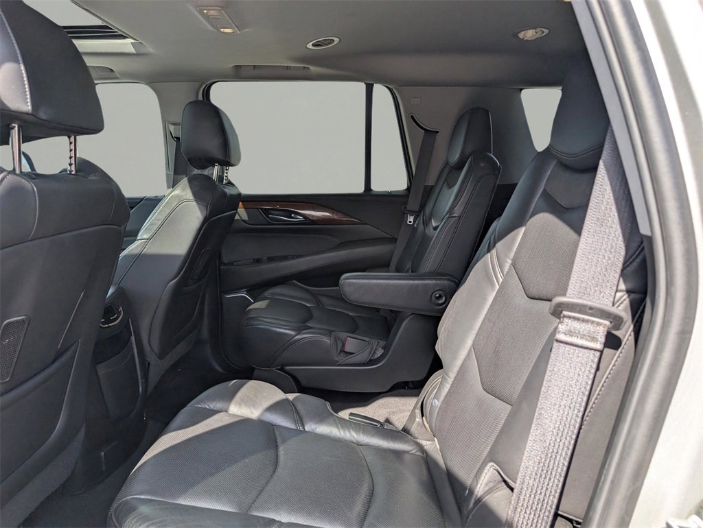 Used 2019 Cadillac Escalade Luxury image 15