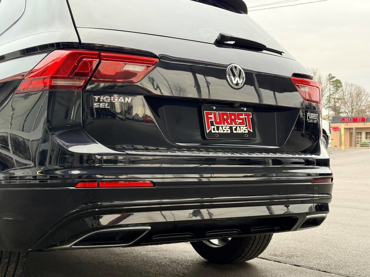 Used 2019 Volkswagen Tiguan SEL Premium R-Line image 8