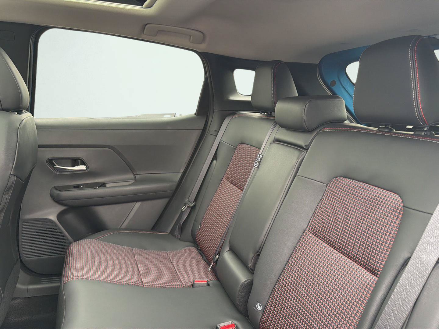 New 2027 Nissan Kicks SR AWD/4WD image 34