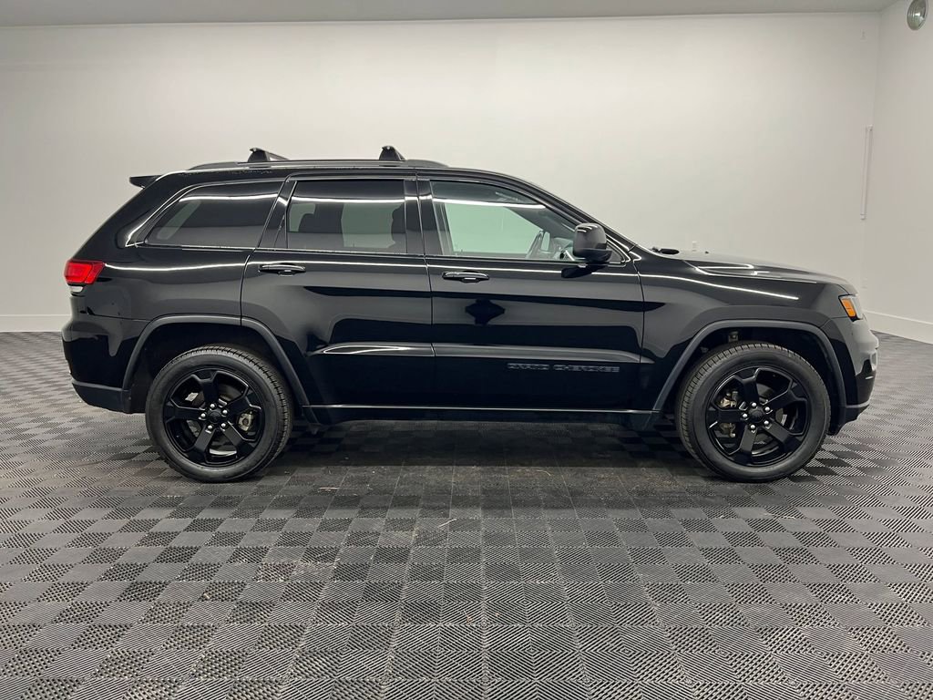 Used 2020 Jeep Grand Cherokee Laredo image 7