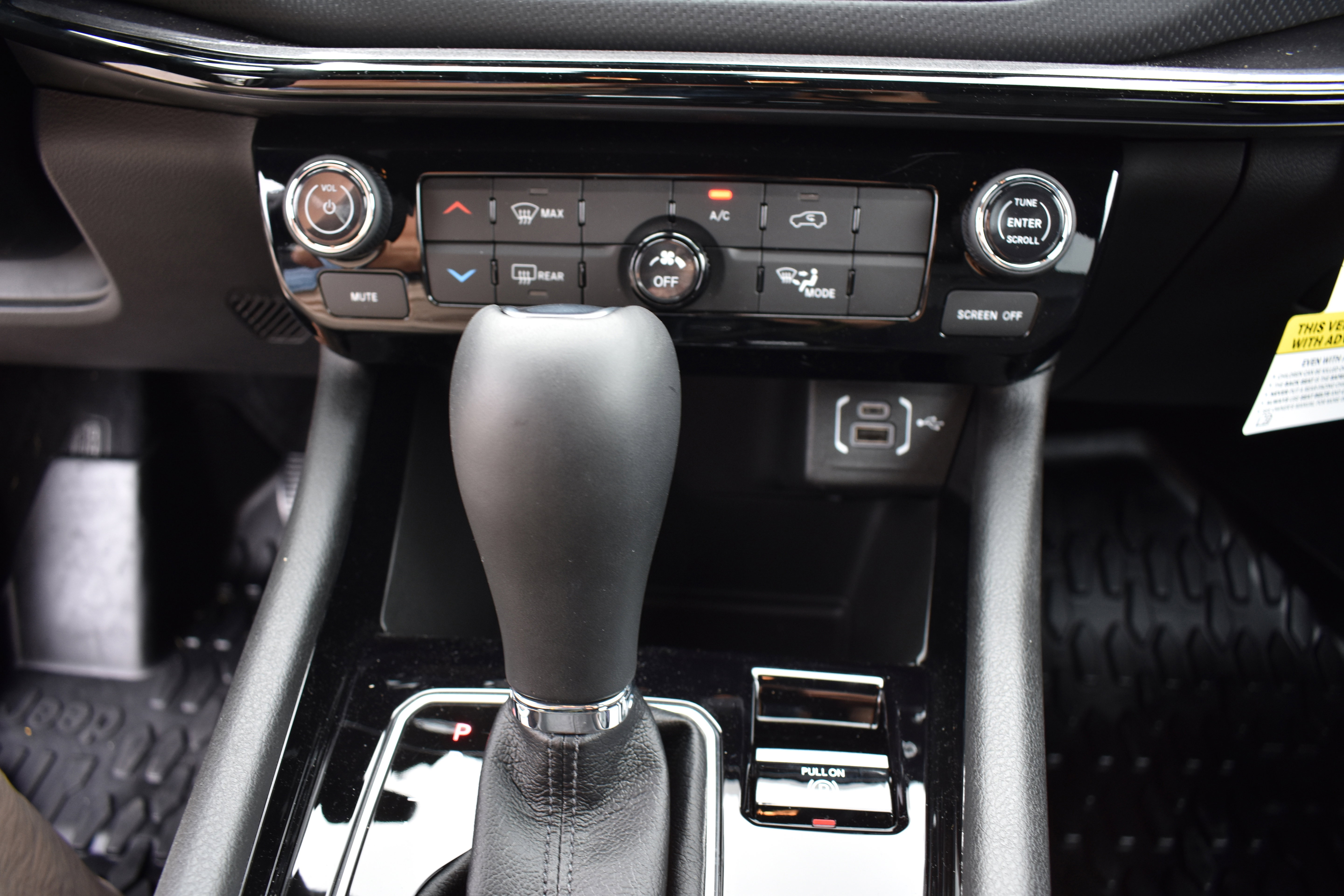 New 2025 Jeep Compass Latitude w/ Altitude Special Edition image 23