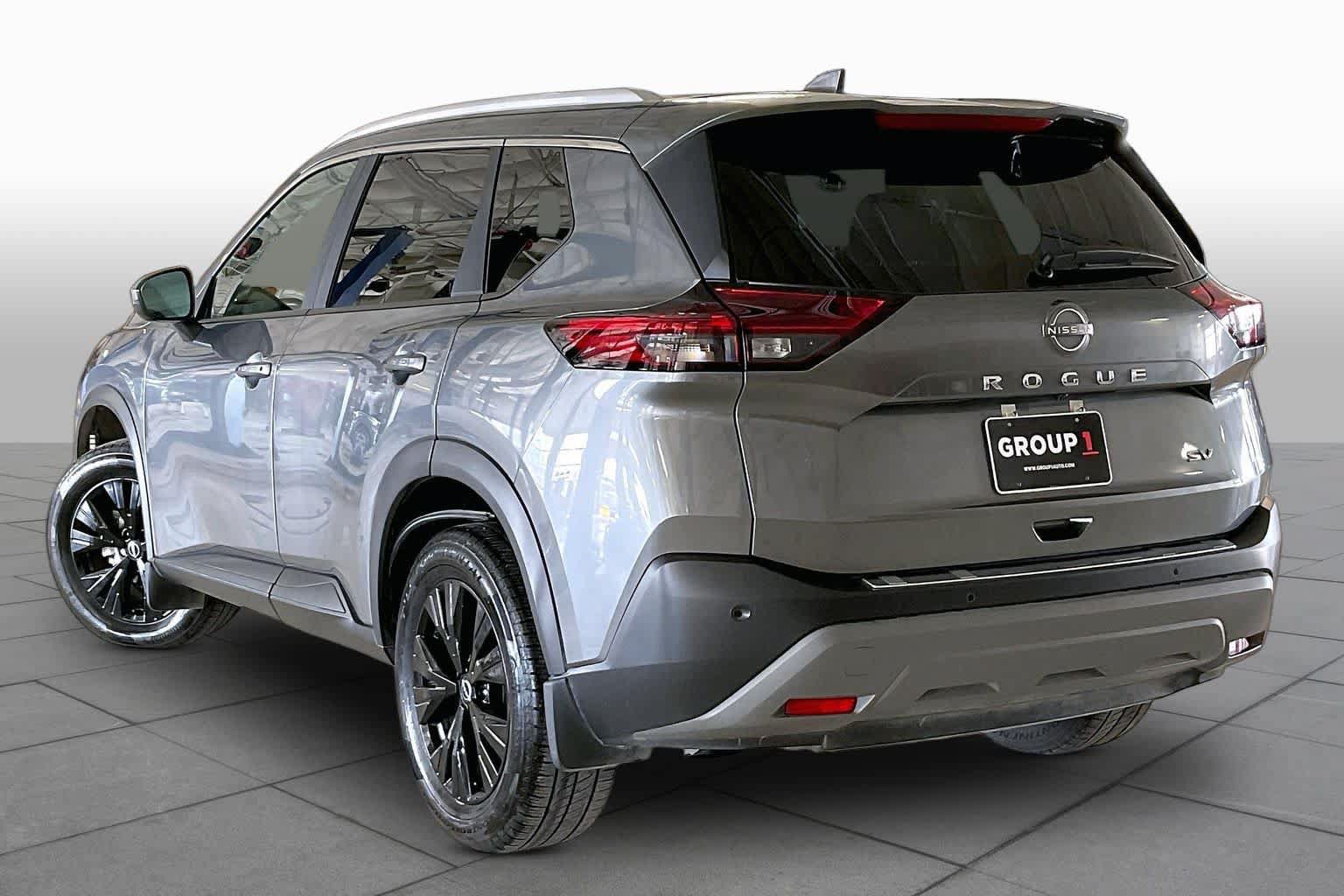 Used 2023 Nissan Rogue SV w/ SV Premium Package FWD image 11