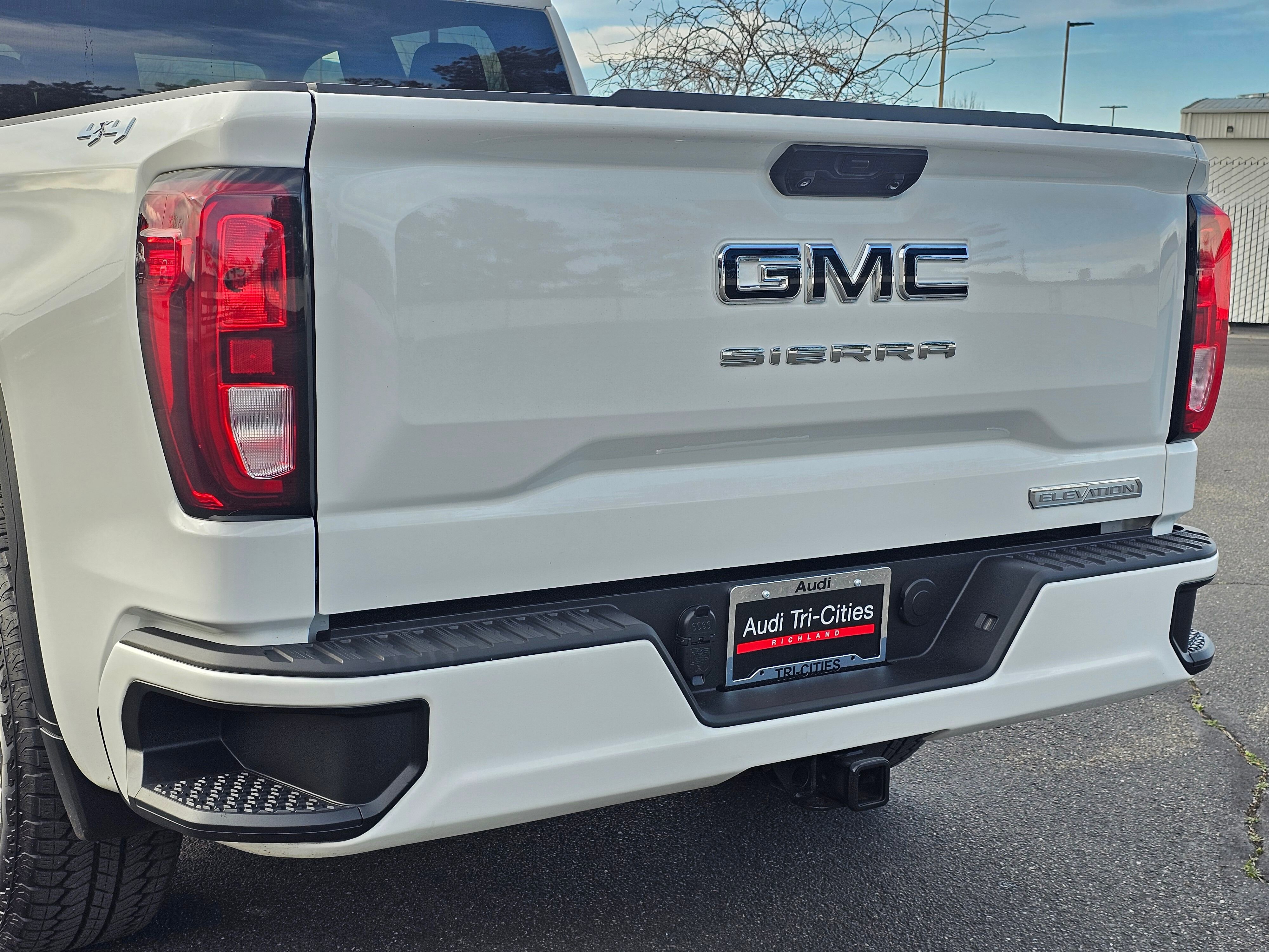 Used 2024 GMC Sierra 1500 Elevation w/ LPO, Elevation Black Package image 38