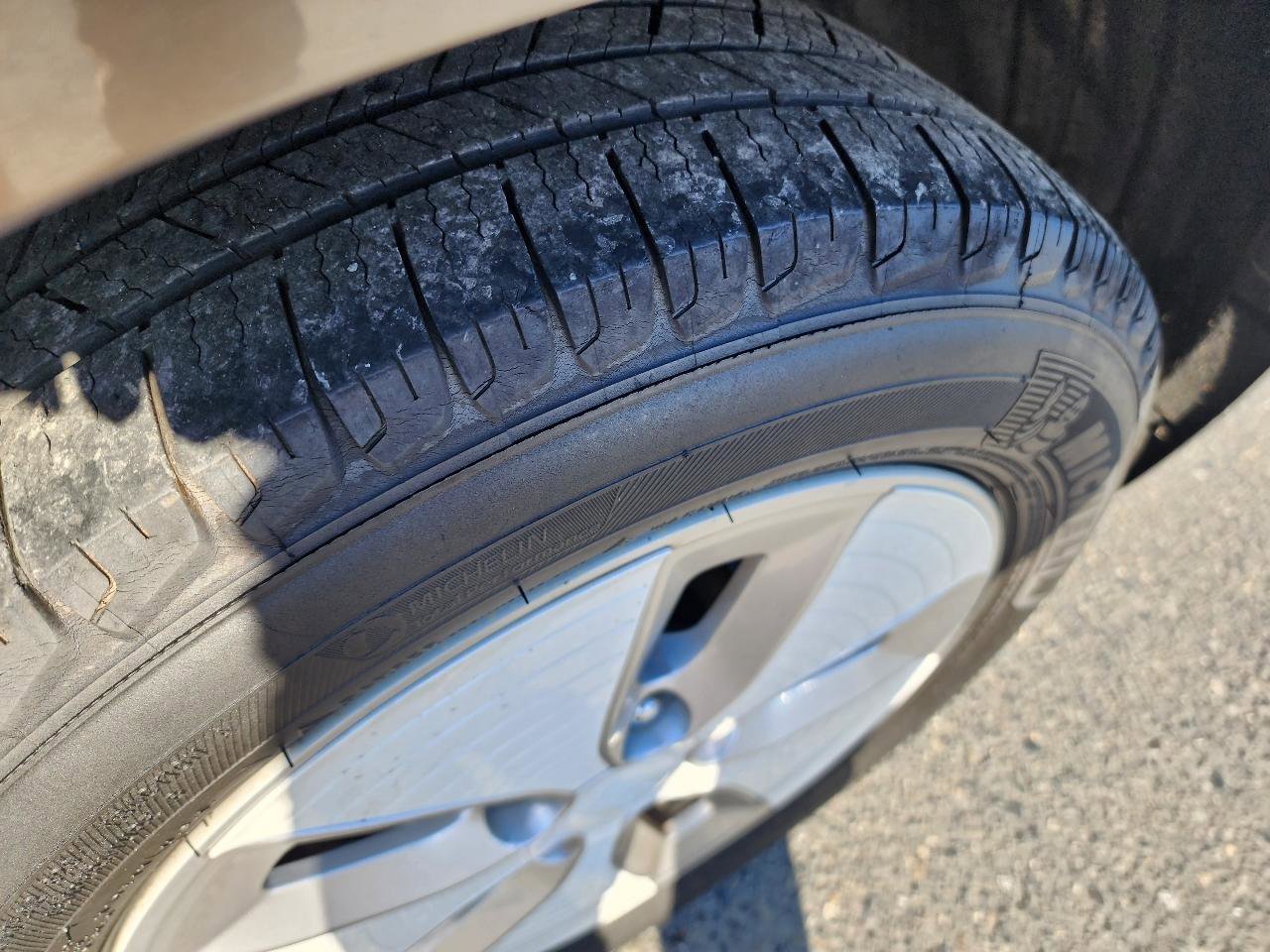 Used 2016 Kia Soul EV FWD image 39