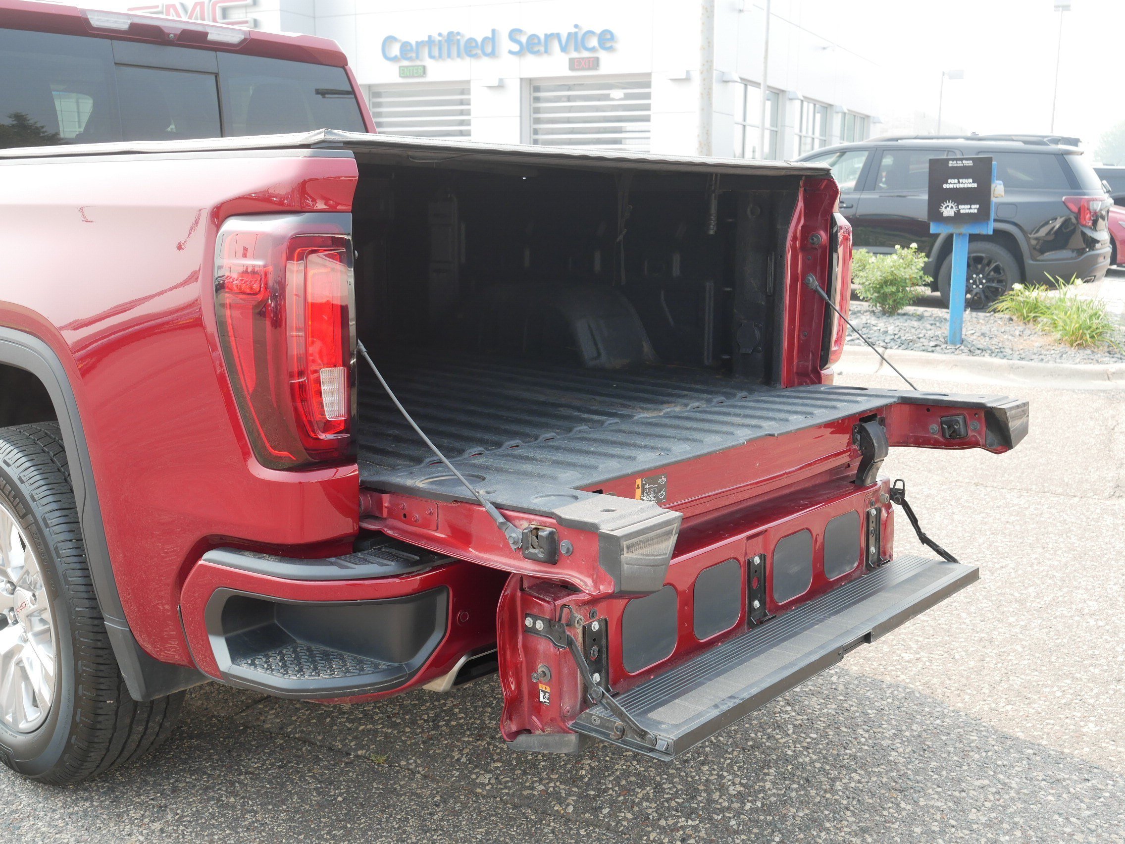 Used 2023 GMC Sierra 1500 Denali AWD/4WD image 18