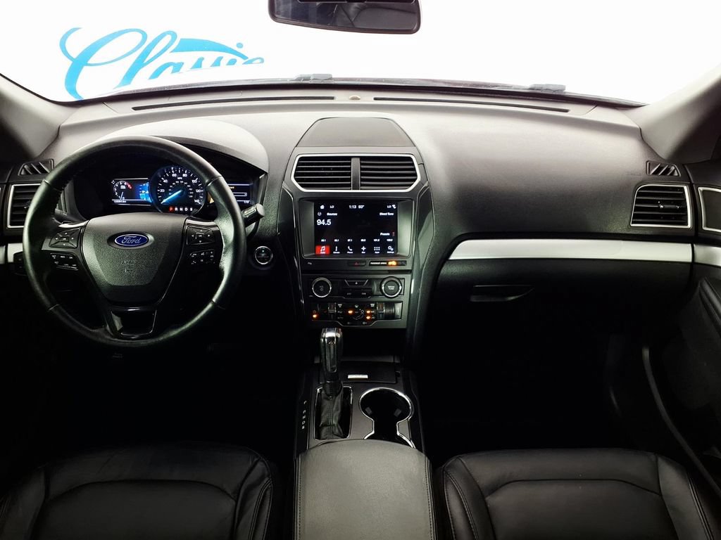 Used 2017 Ford Explorer XLT w/ Equipment Group 202A FWD image 14