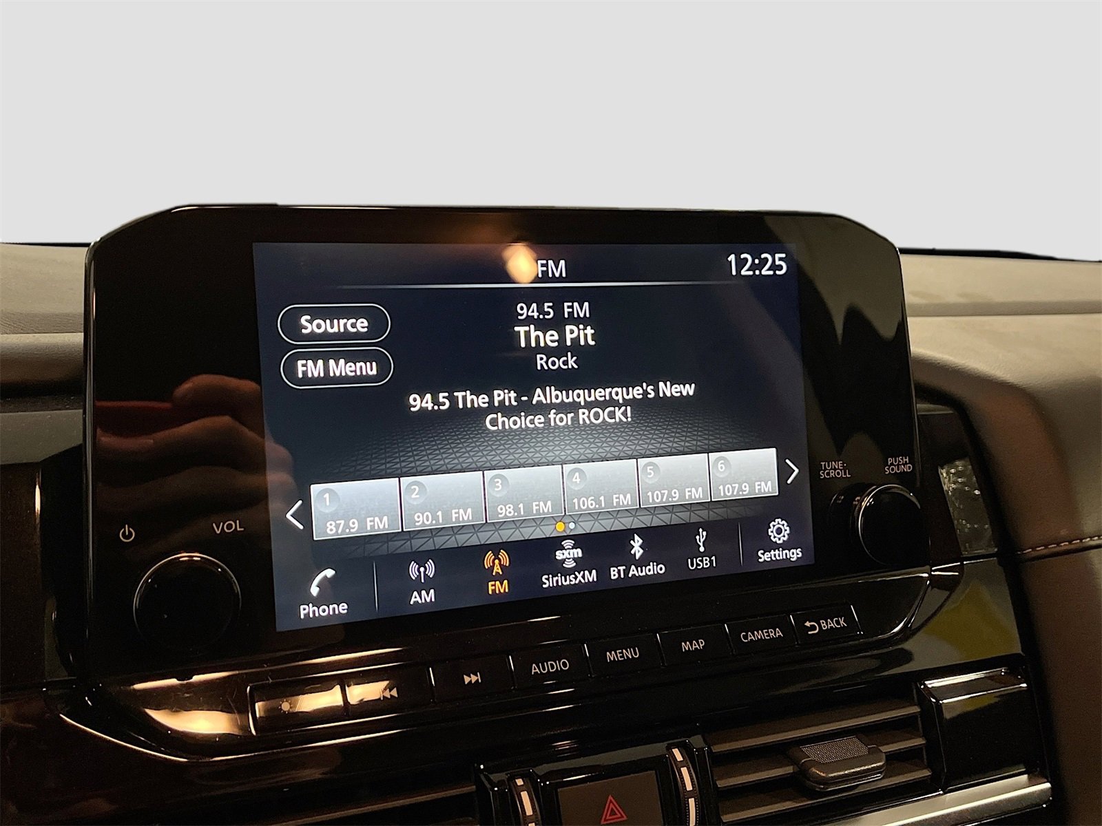 Used 2023 Nissan Pathfinder SL image 15