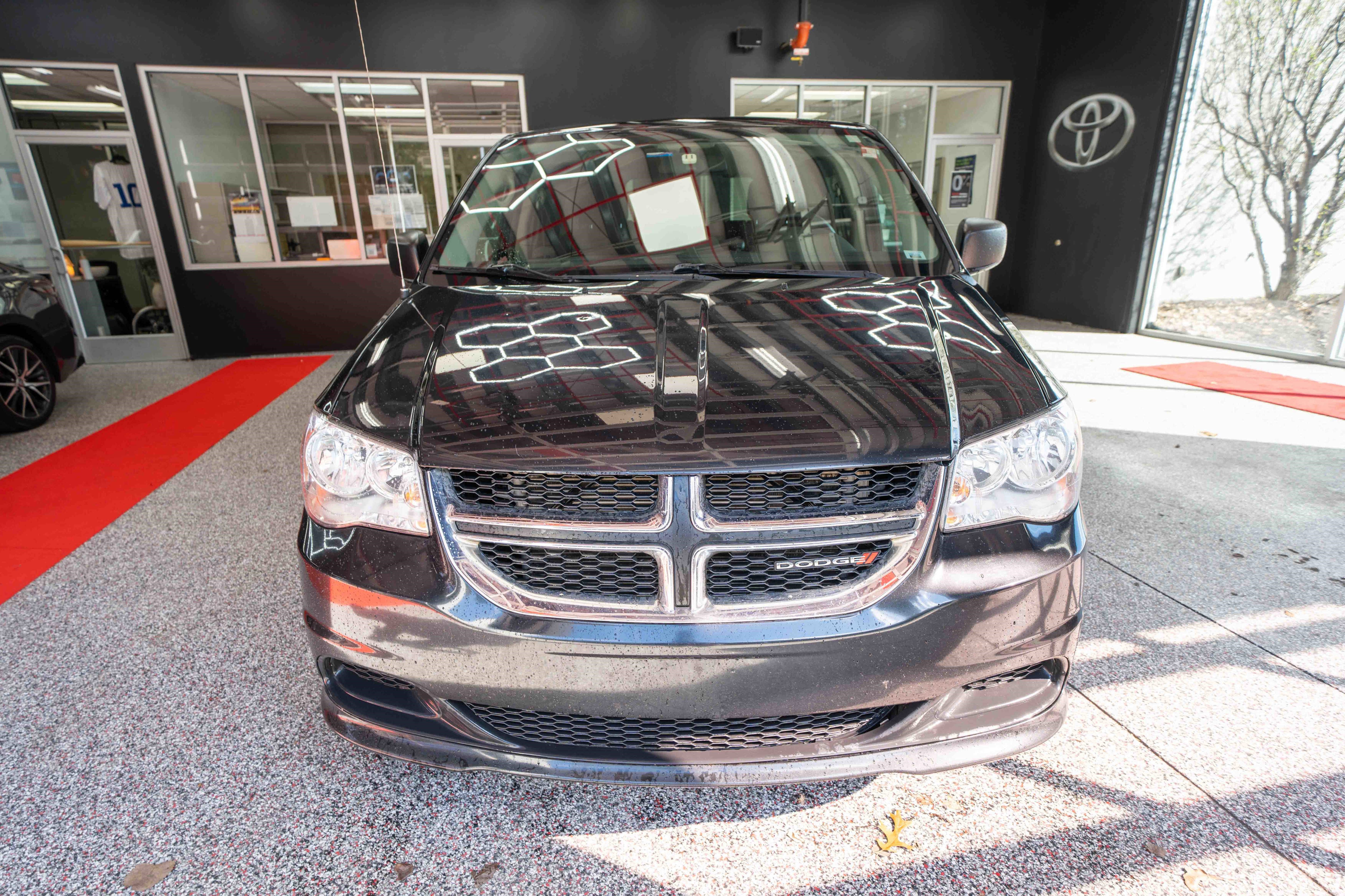 Used 2016 Dodge Grand Caravan SE w/ Quick Order Package 29E SE image 6