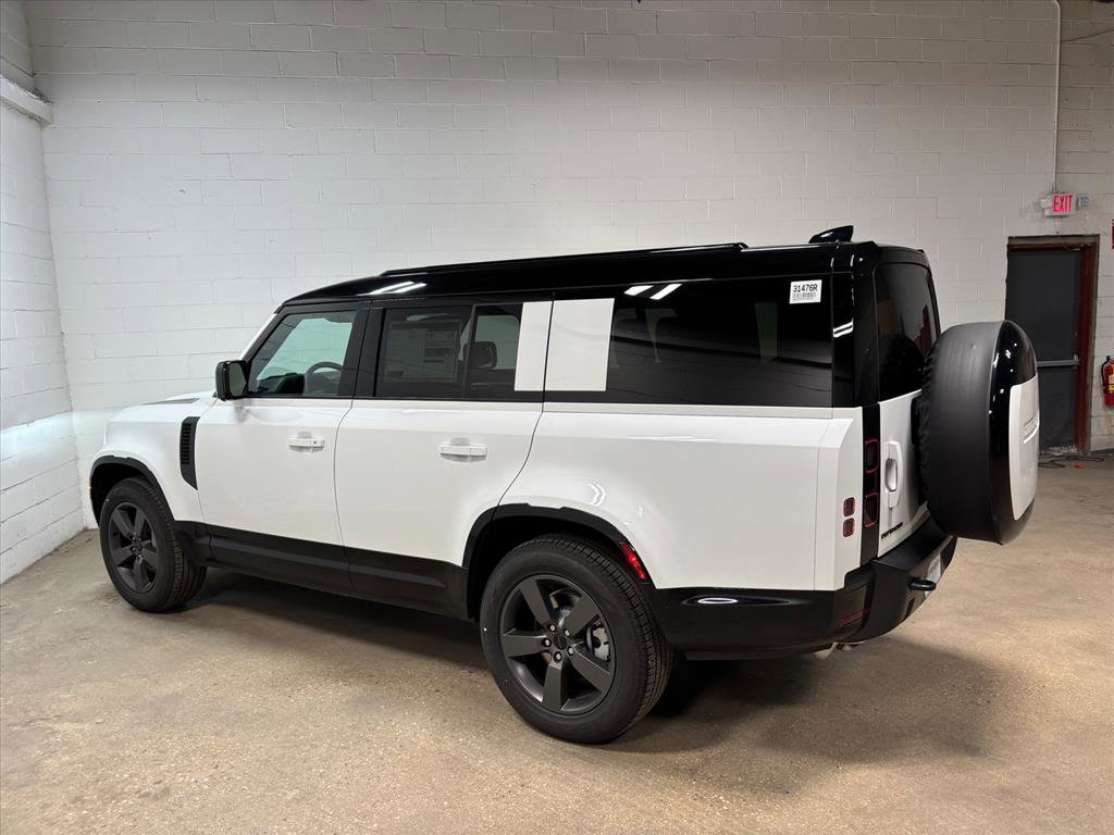 New 2026 Land Rover Defender 130 X-Dynamic SE image 10