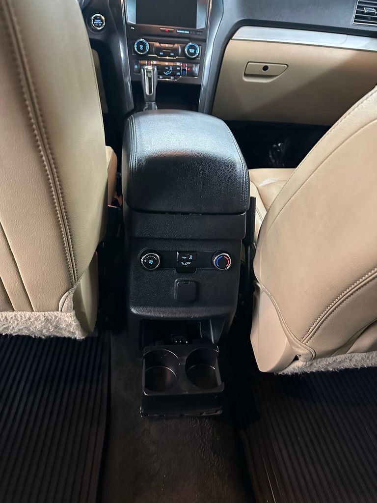 Used 2016 Ford Explorer XLT w/ Equipment Group 202A image 25