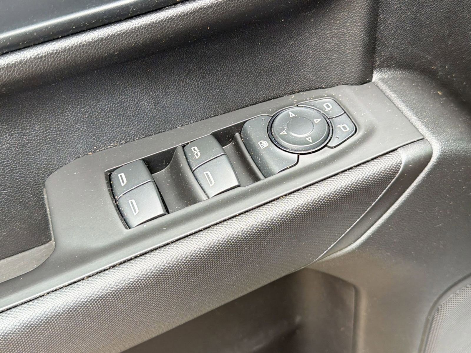 Used 2020 Chevrolet Silverado 1500 Custom w/ Custom Value Package image 25