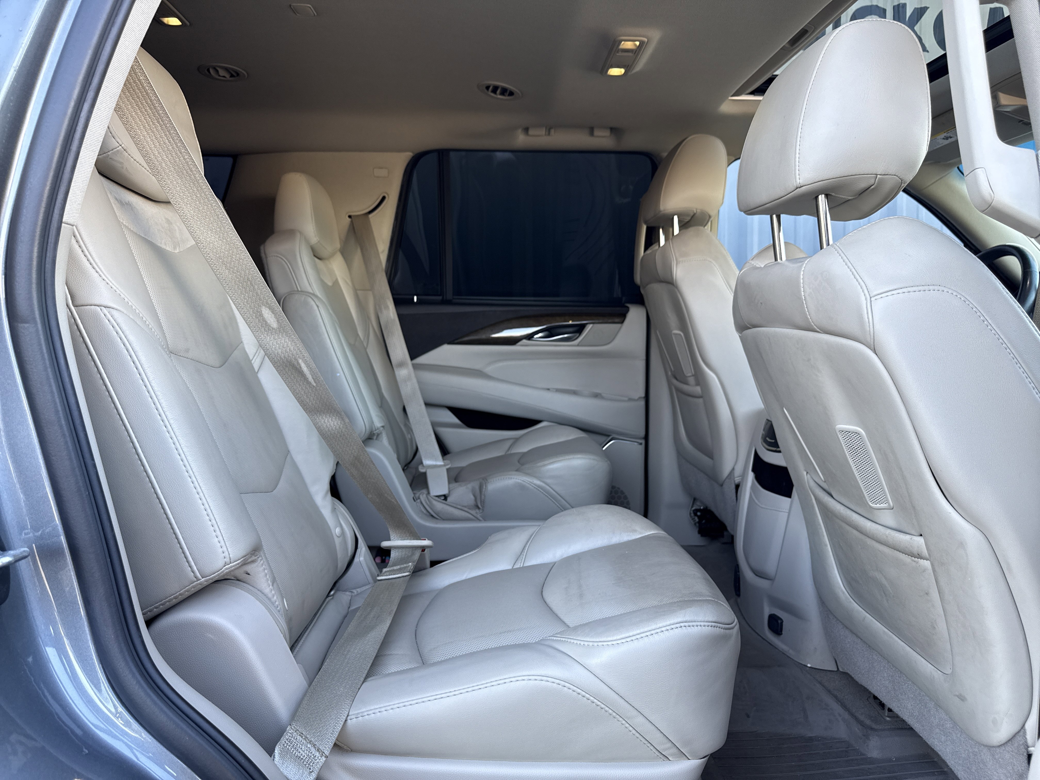 Used 2018 Cadillac Escalade Luxury w/ LPO, Radiant Package image 47