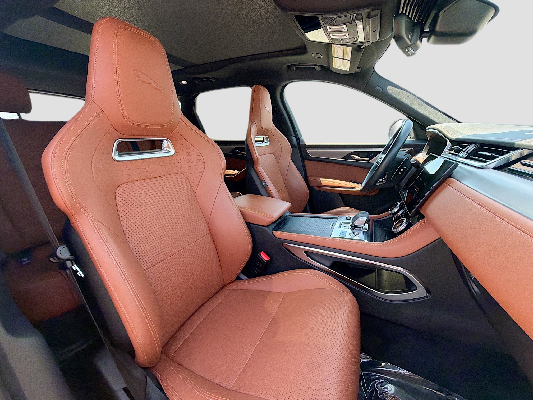 Used 2024 Jaguar F-PACE R-Dynamic S image 16