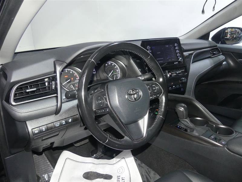 Used 2021 Toyota Camry SE w/ Cold Weather Package image 23