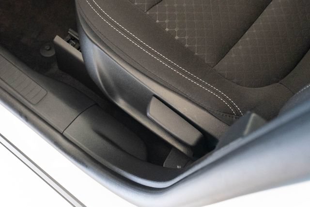 Used 2025 Ford Escape Active AWD/4WD image 4