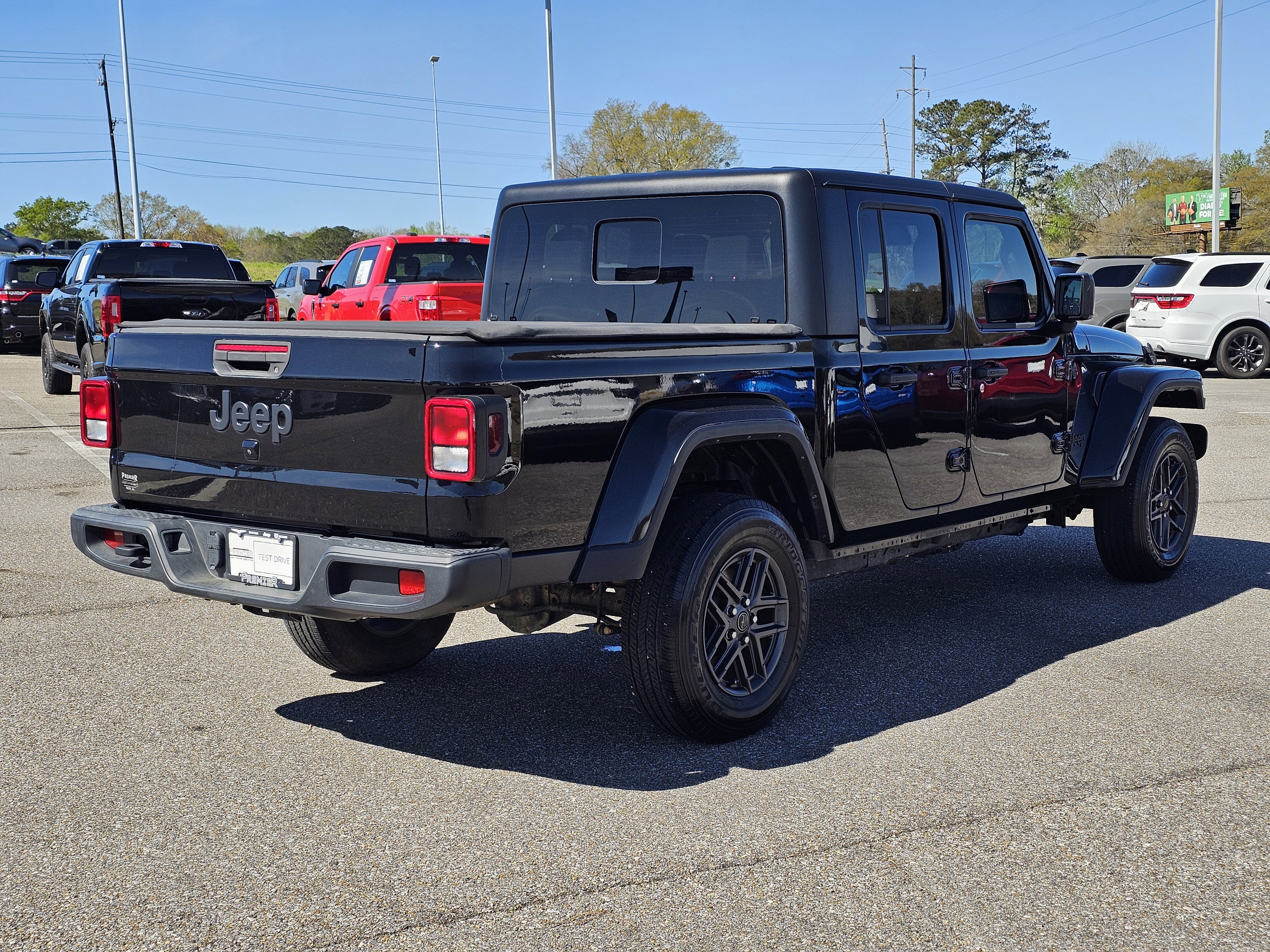 Used 2024 Jeep Gladiator Sport image 9