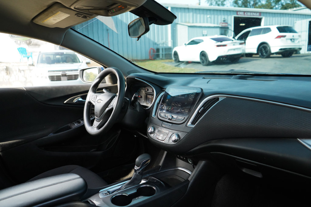 Used 2022 Chevrolet Malibu LT FWD image 14