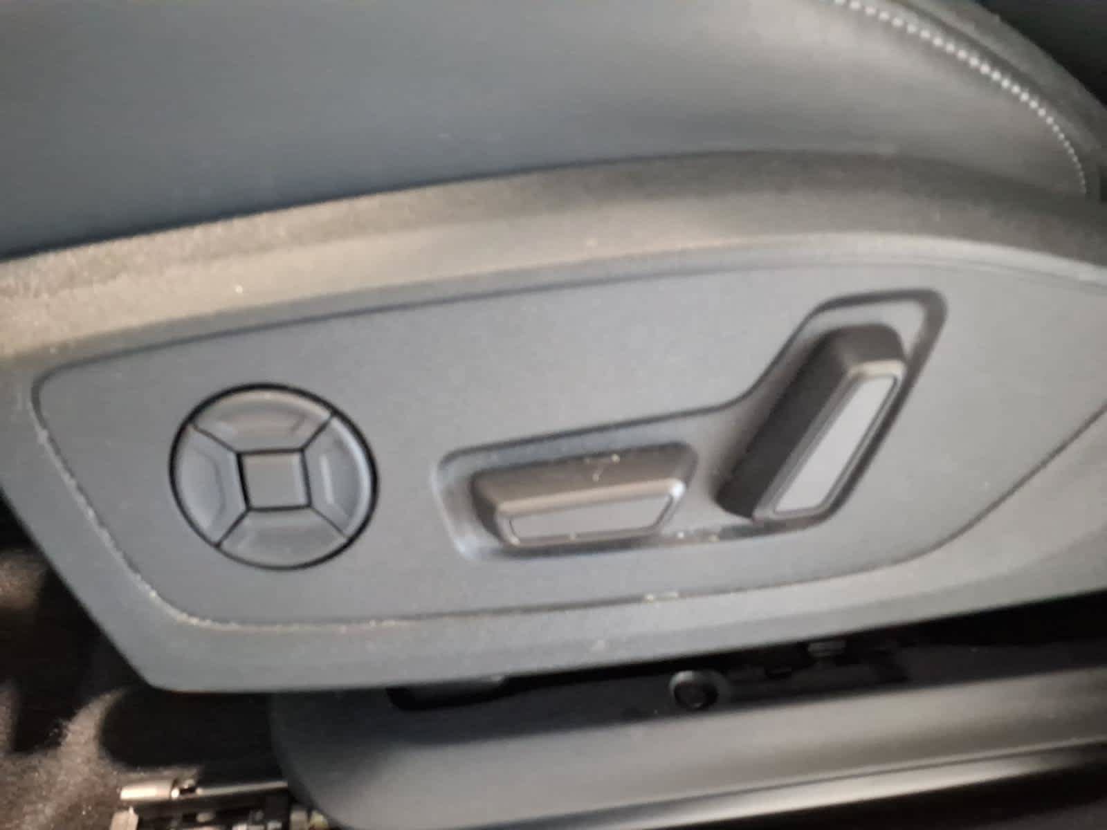 Used 2024 Audi Q4 e-tron Premium Plus AWD/4WD image 20