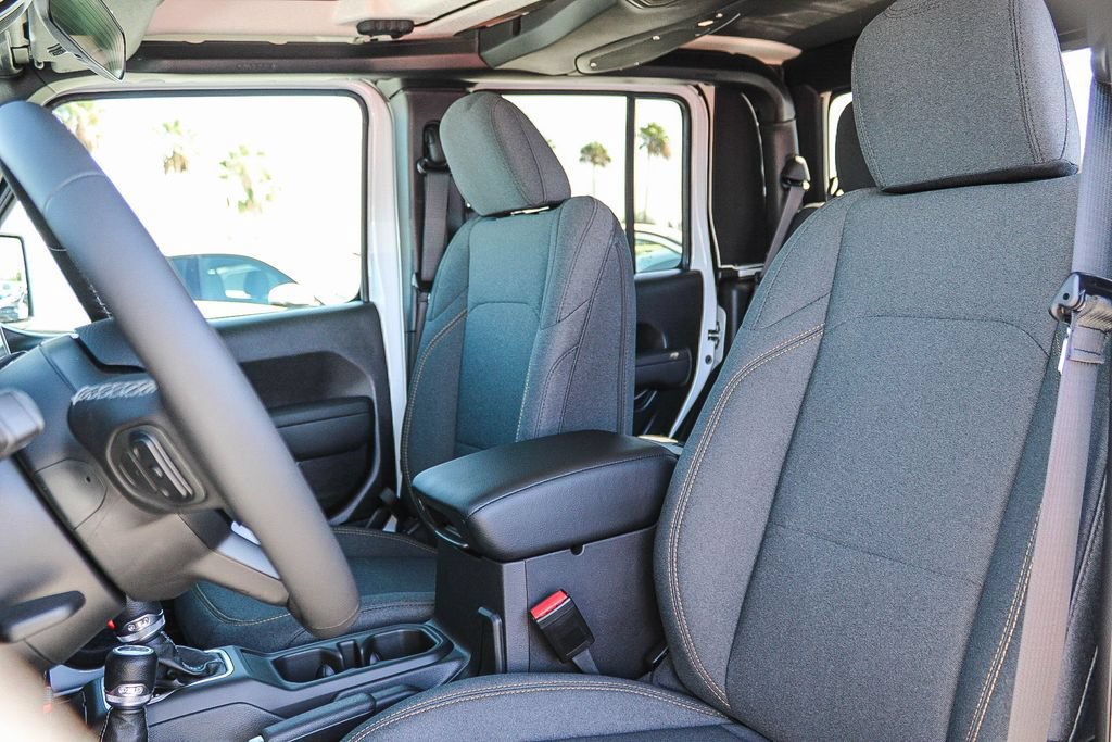 New 2026 Jeep Gladiator Sport AWD/4WD image 18